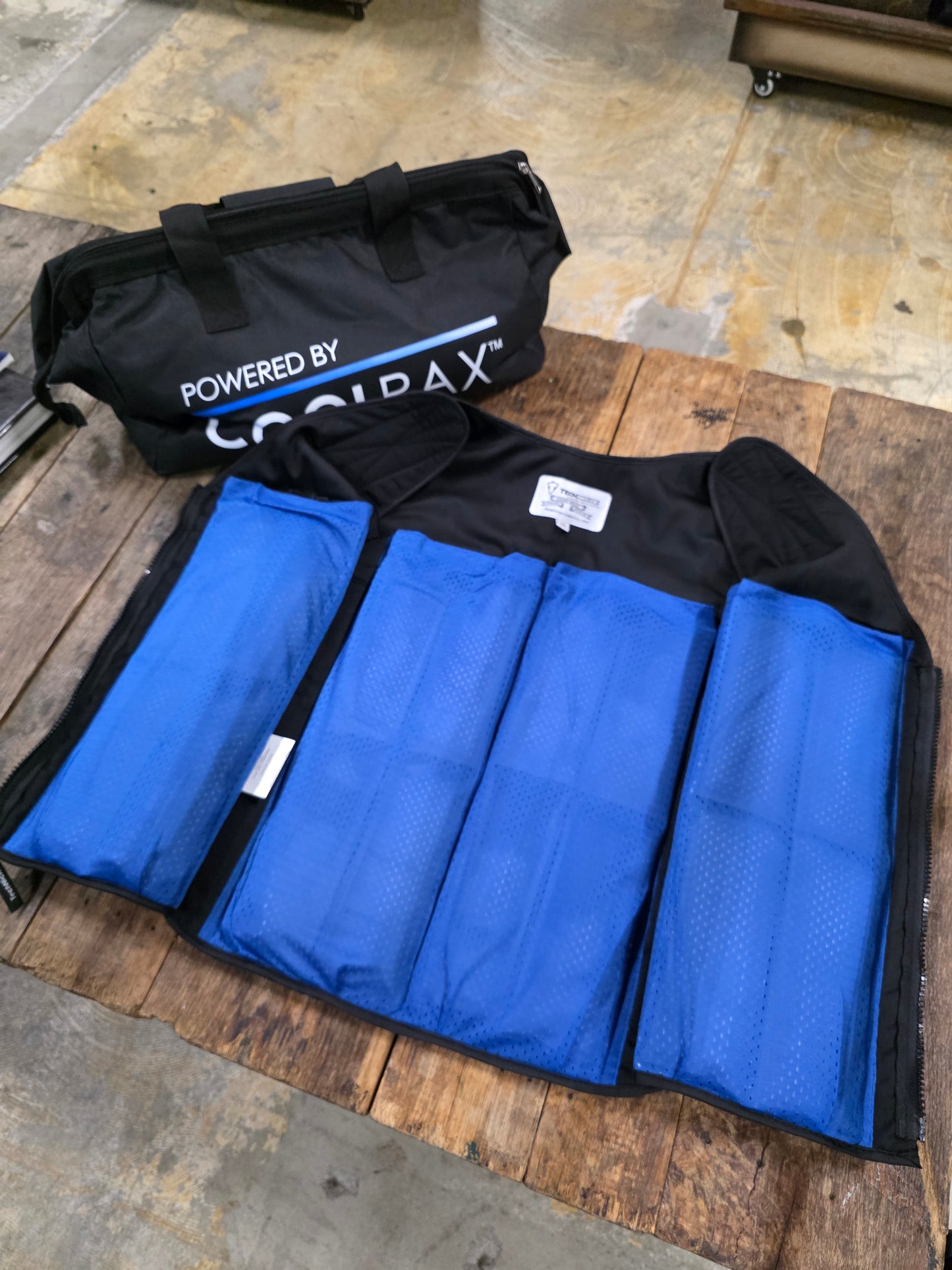 PHASE CHANGE COOLING VEST